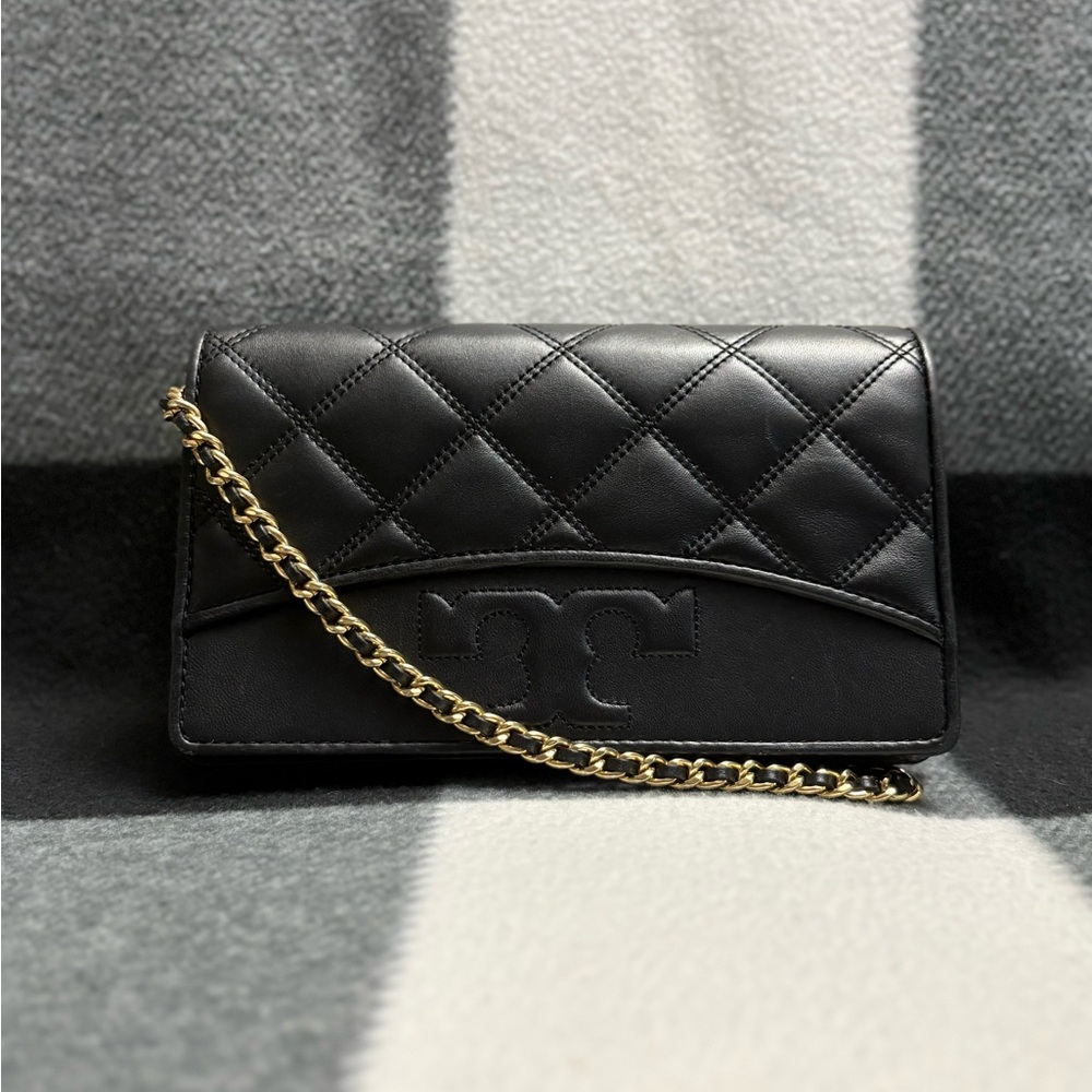 Tory Burch Savannah Quilted Flat Wallet Crossbody